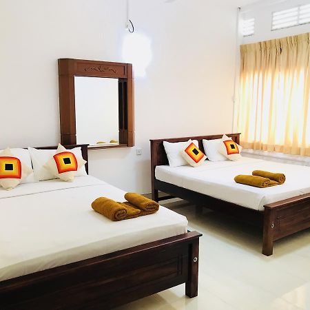 Lake City Resort Anuradhapura Exteriör bild