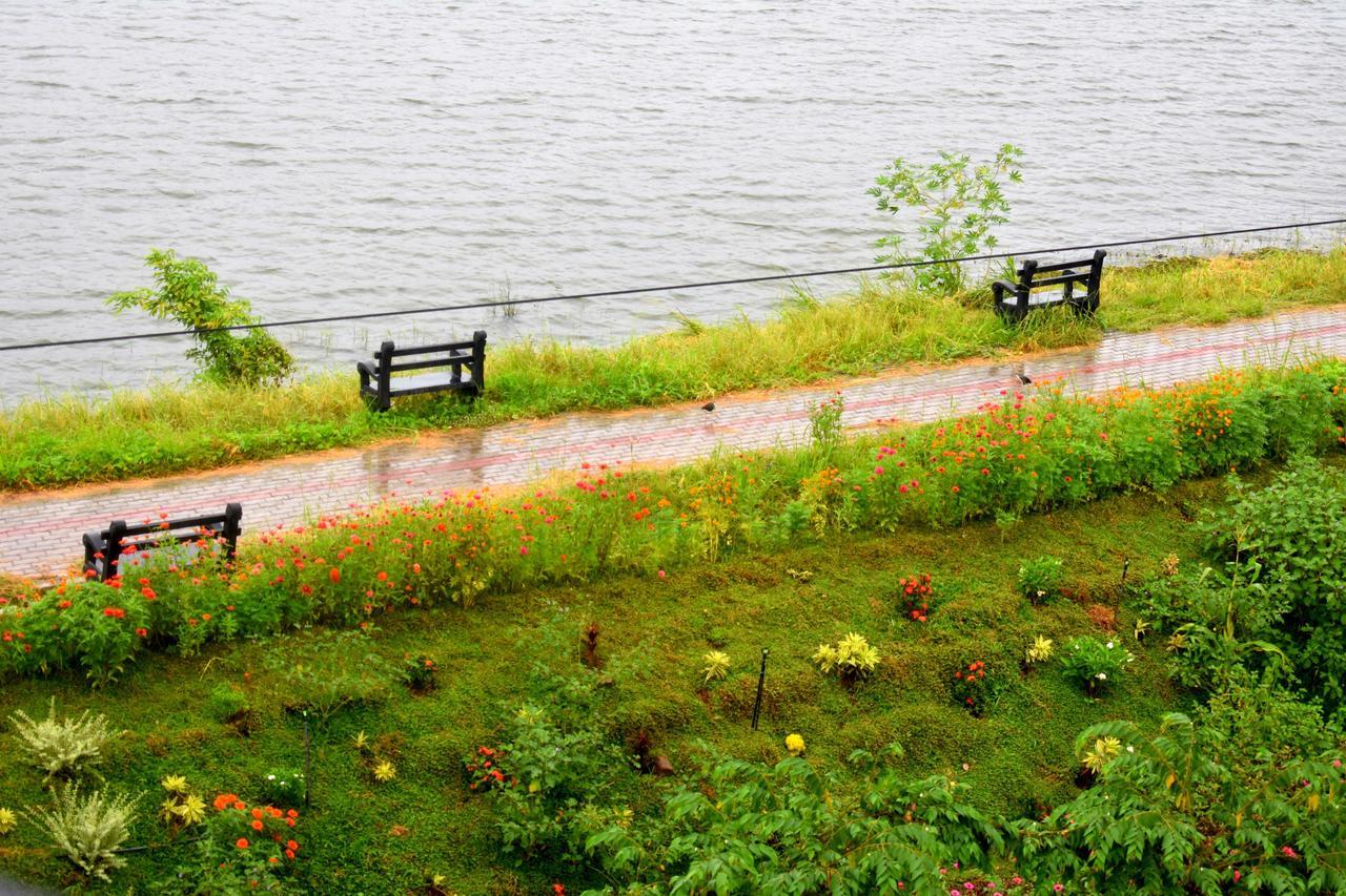 Lake City Resort Anuradhapura Exteriör bild