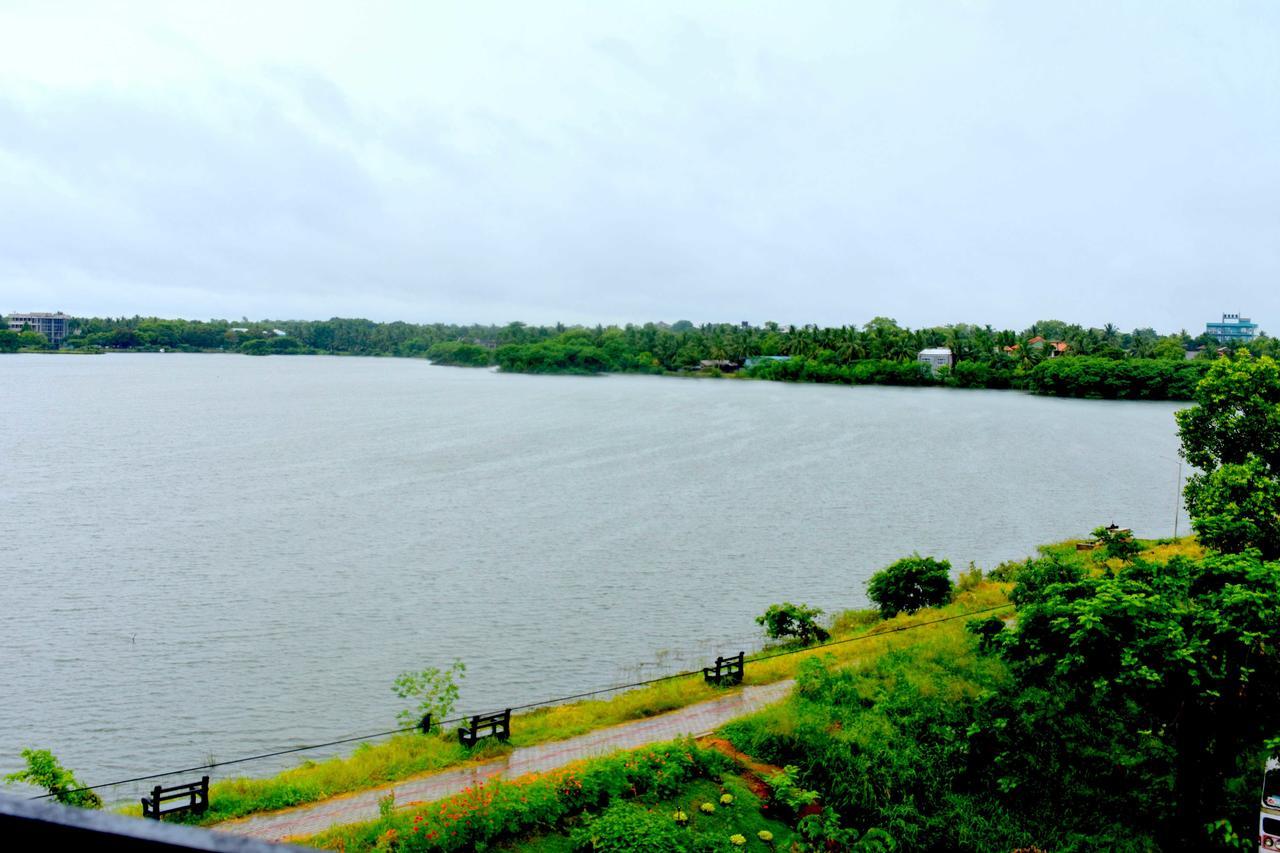 Lake City Resort Anuradhapura Exteriör bild