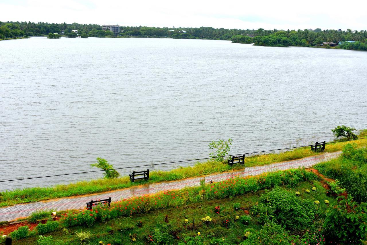 Lake City Resort Anuradhapura Exteriör bild