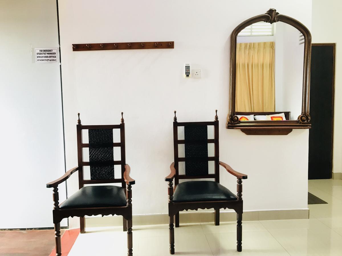 Lake City Resort Anuradhapura Exteriör bild